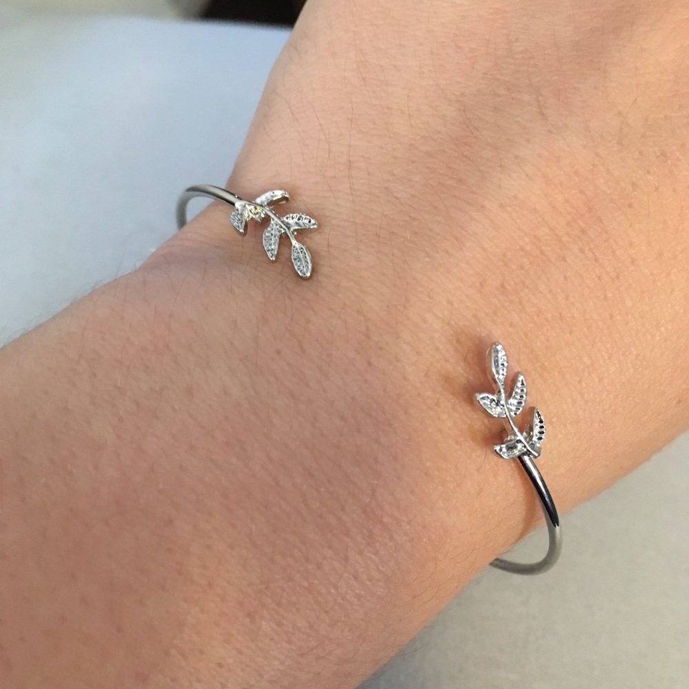Leaf Bangle - Picture 3 of 7